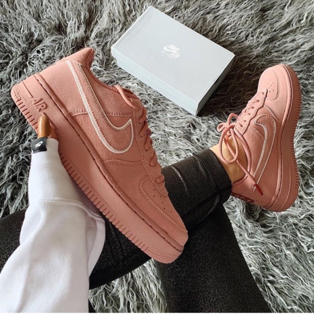 Nike Air Force 1 Lv8 Sneakers